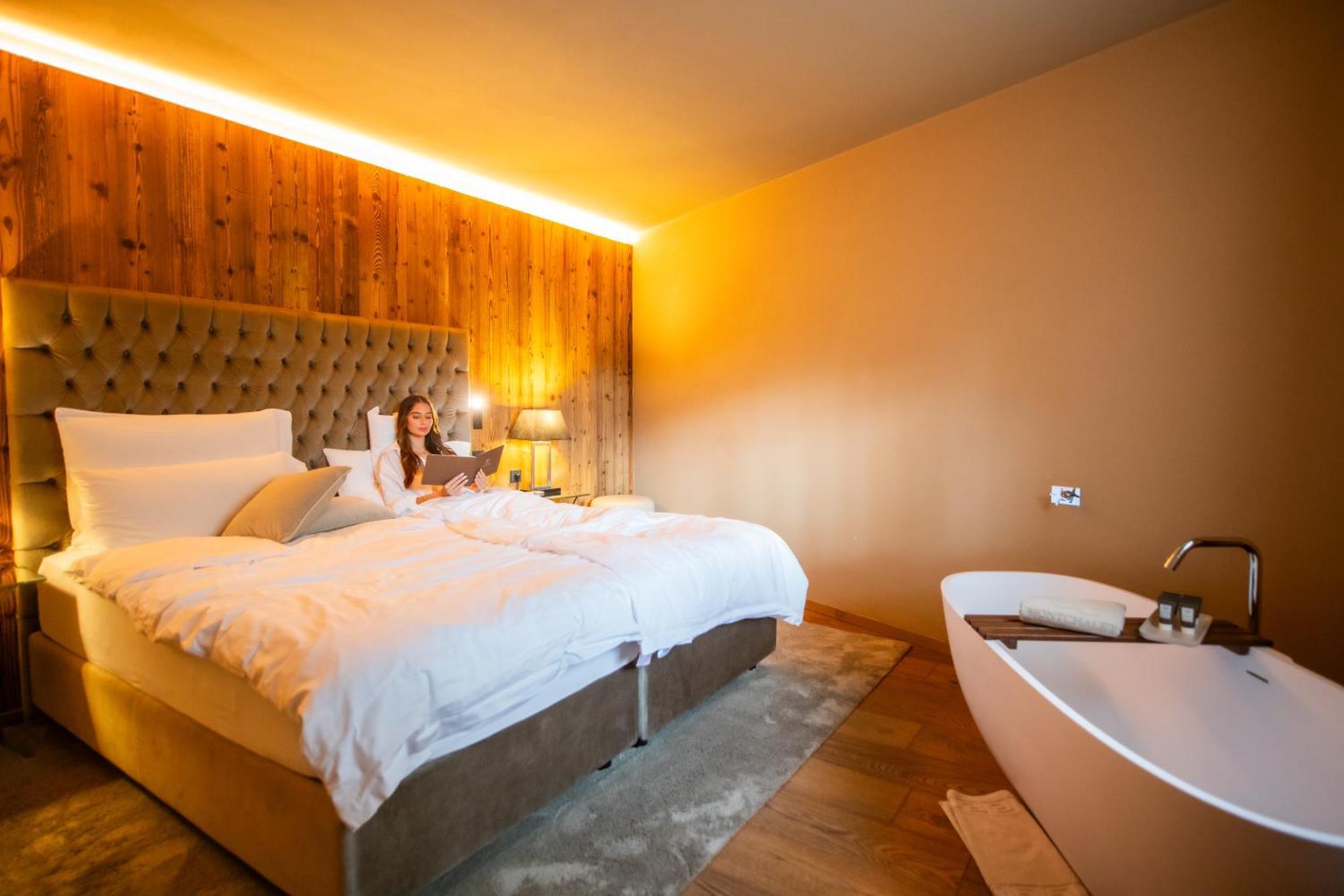 Hotel Montchalet Ortisei Esterno foto